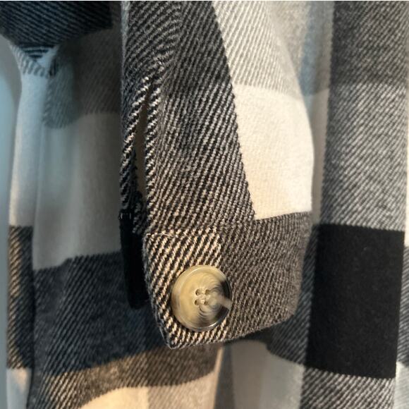 Plaid Shacket, Black/White/Gray, Women’s Medium – Oversized Fit - Picture 5 of 6